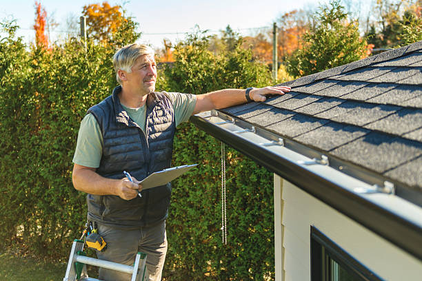 Professional Roof Leak Repair technician working in Mount Morris, MI